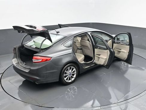 Certified 2017 Ford Fusion SE FWD image 27