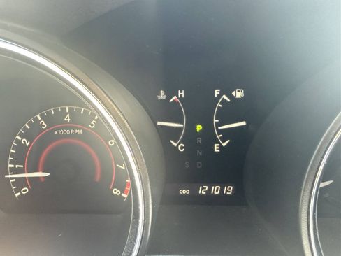Used 2012 Toyota Highlander Limited w/ Tow Pkg FWD image 18