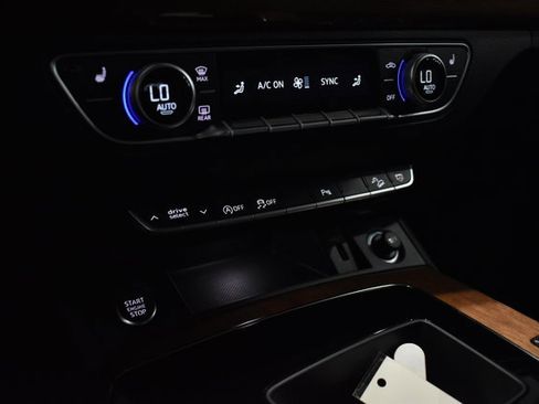 Used 2023 Audi Q5 2.0T Premium w/ Convenience Package image 21