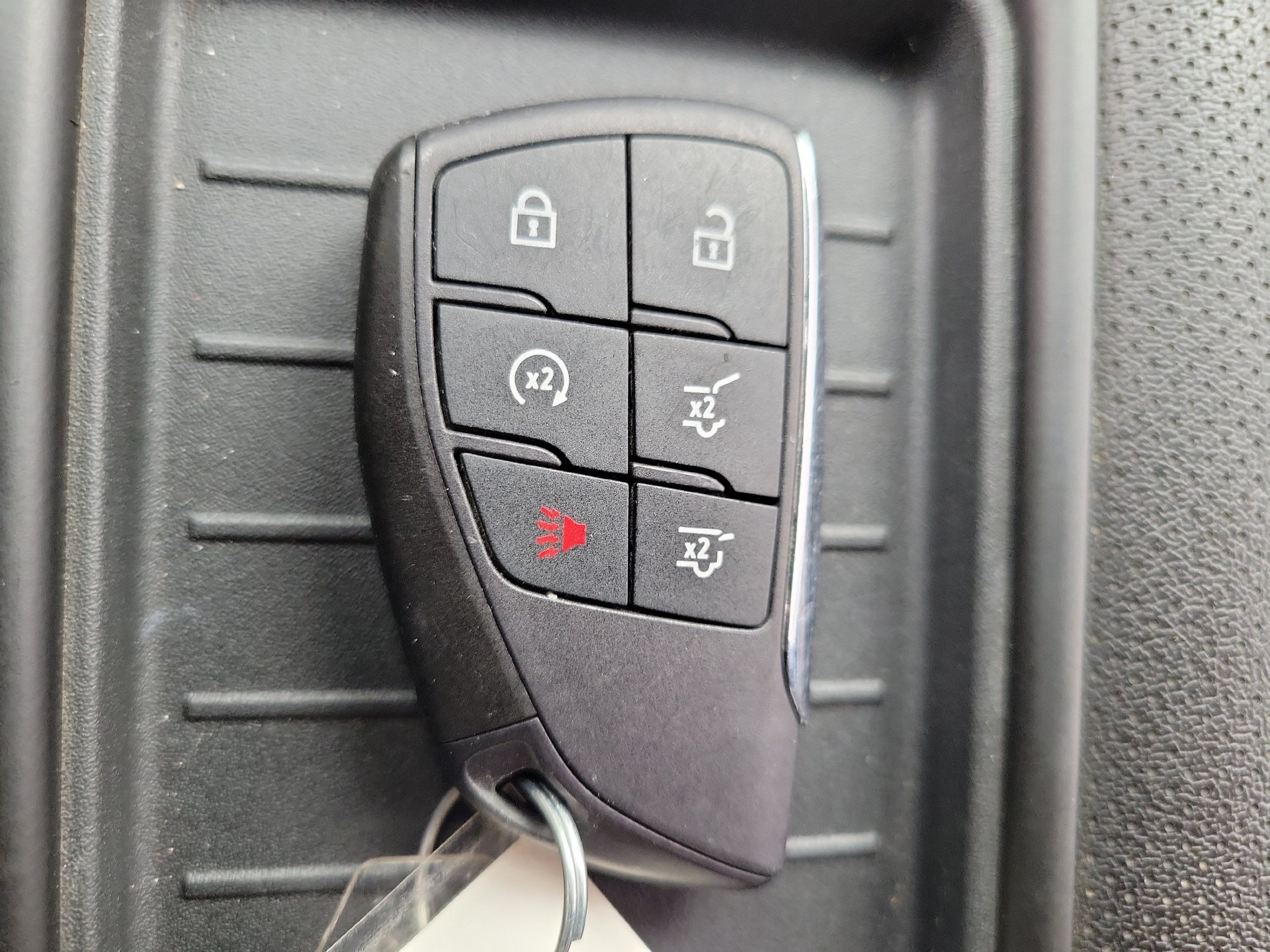 Used 2024 GMC Yukon AT4 AWD/4WD image 40