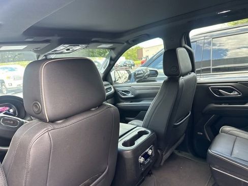 Used 2022 GMC Yukon XL SLT w/ SLT Premium Package AWD/4WD image 10