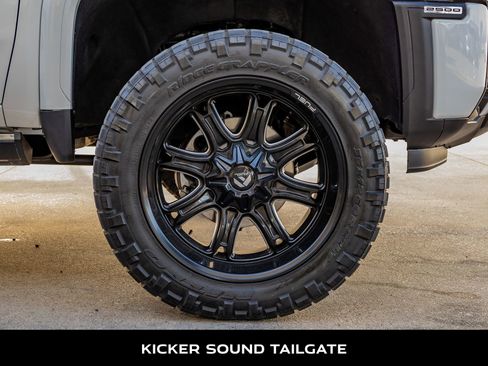 Used 2025 GMC Sierra 2500 Denali Ultimate image 11