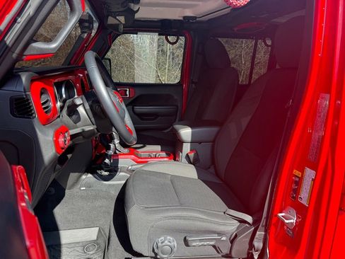 Used 2021 Jeep Gladiator Sport image 12
