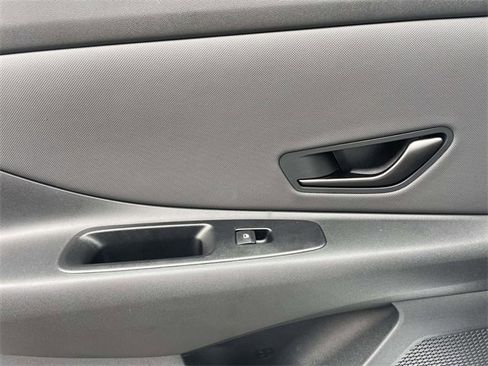 Certified 2025 Hyundai Elantra Sport image 11