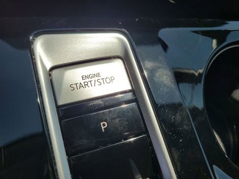 Certified 2025 Volkswagen Atlas SE w/ Panoramic Sunroof Package image 30