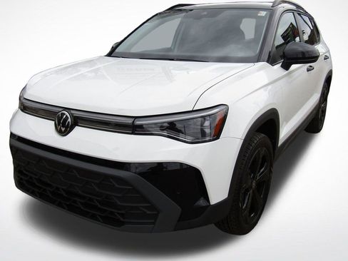 New 2026 Volkswagen Taos SE AWD/4WD image 4