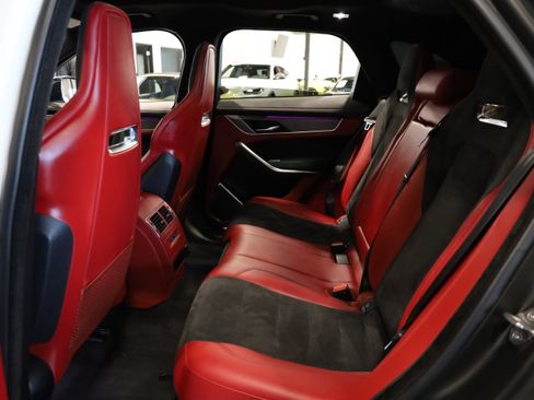 Used 2023 Jaguar F-PACE SVR image 36