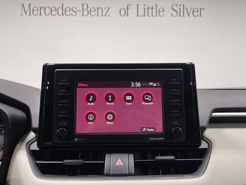Used 2021 Toyota RAV4 XLE AWD/4WD image 33