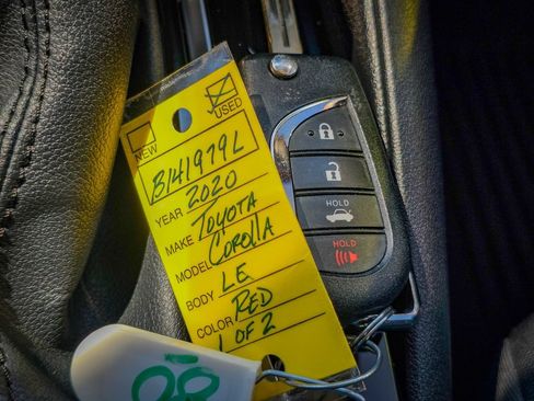 Used 2020 Toyota Corolla LE FWD image 38