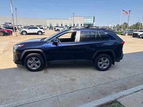 Used 2025 Toyota RAV4 XLE w/ Convenience Package FWD image 4