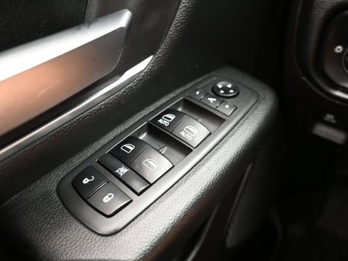 Used 2019 RAM 1500 Big Horn AWD/4WD image 25