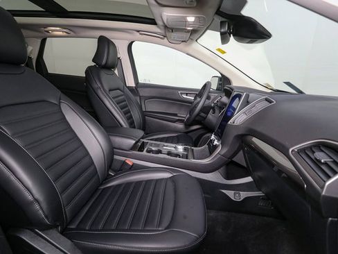 Used 2024 Ford Edge SEL w/ Convenience Package image 17