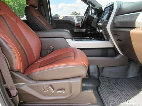 Used 2022 Ford F250 King Ranch w/ King Ranch Ultimate Package AWD/4WD image 11