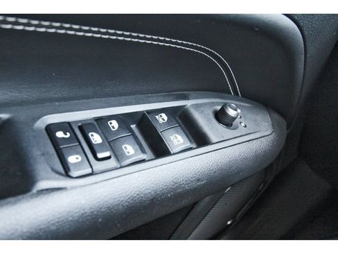 Used 2023 Jeep Compass Latitude AWD/4WD image 19