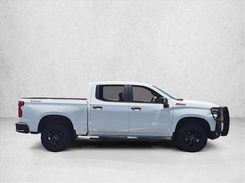 Used 2021 Chevrolet Silverado 1500 LT Trail Boss w/ Convenience Package II AWD/4WD image 4