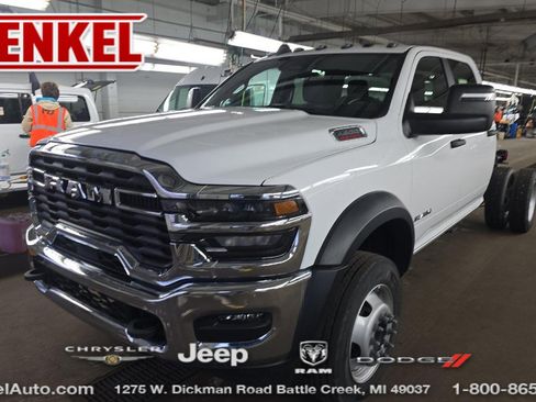 Used 2025 RAM 4500 4x4 Crew Cab DRW image 1