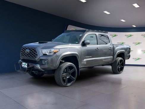 Used 2021 Toyota Tacoma TRD Sport AWD/4WD image 3