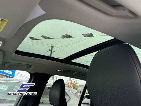 Used 2022 Volvo XC90 T6 Momentum w/ Climate Package image 17