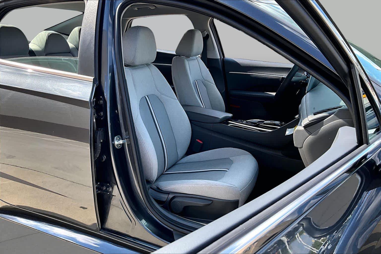 Used 2020 Hyundai Sonata SEL w/ Cargo Package FWD image 9