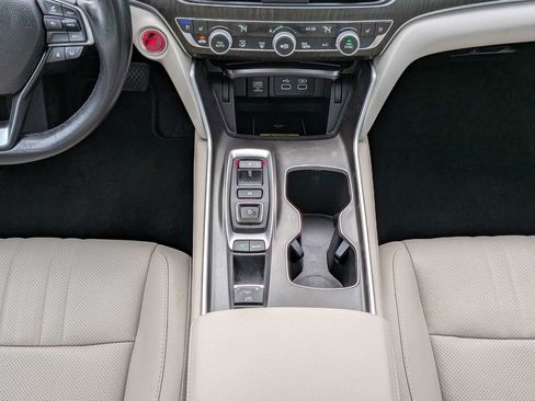 Used 2022 Honda Accord Touring image 18