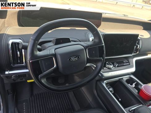 Used 2025 Ford Expedition Max Platinum w/ Stealth Appearance Package AWD/4WD image 9