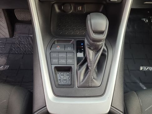 Used 2024 Toyota RAV4 XLE image 25