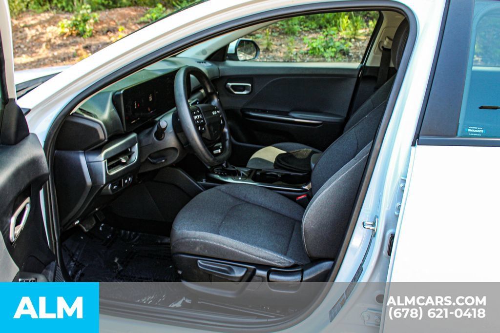 Used 2025 Kia K4 FWD image 16