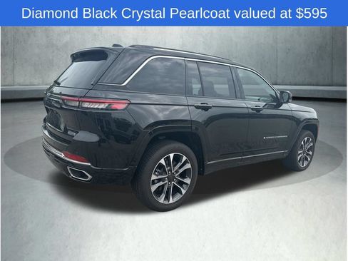 Used 2023 Jeep Grand Cherokee Overland w/ Luxury Tech Group IV AWD/4WD image 7