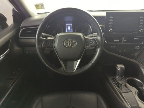 Used 2021 Toyota Camry SE image 11