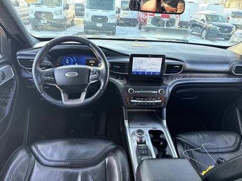 Used 2020 Ford Explorer Platinum image 17