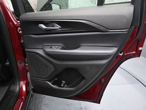 New 2025 Jeep Grand Cherokee Altitude AWD/4WD image 23