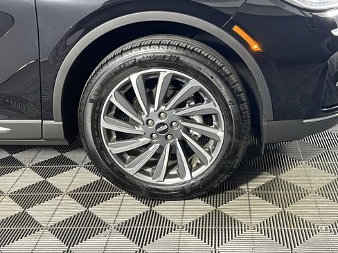 Used 2024 Lincoln Corsair Reserve w/ Equipment Group 201A image 11