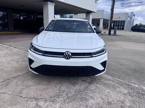 Used 2025 Volkswagen Jetta Sport image 9
