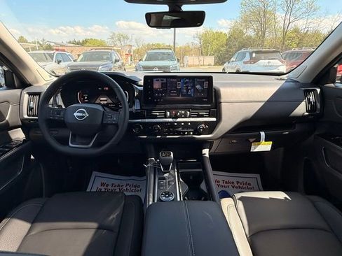 New 2026 Nissan Pathfinder SL image 23