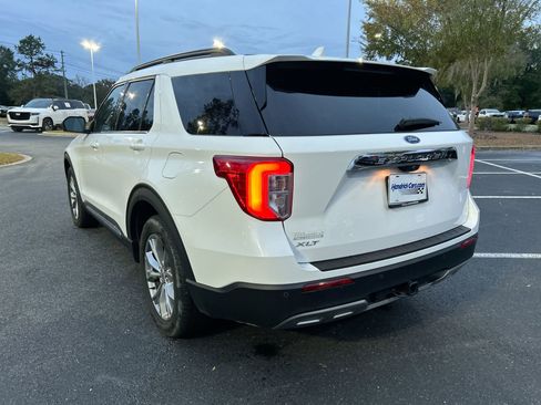 Used 2023 Ford Explorer XLT w/ Equipment Group 202A image 7
