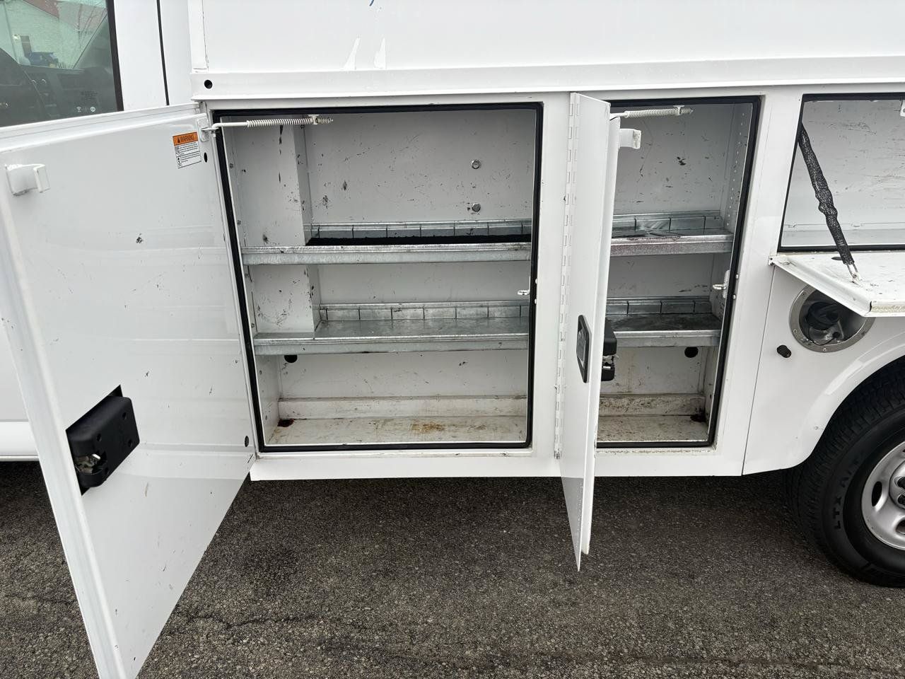 Used 2020 Chevrolet Express 3500 w/ Power Convenience Package RWD image 11
