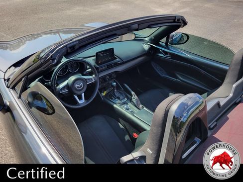 Used 2018 MAZDA MX-5 Miata Club RWD image 15
