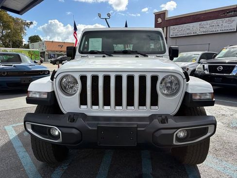 Used 2018 Jeep Wrangler Unlimited Sahara AWD/4WD image 7