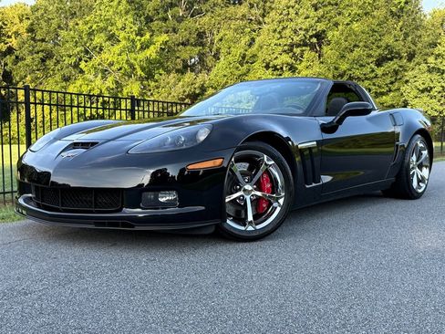 Used 2013 Chevrolet Corvette Grand Sport w/ 2LT Preferred Equipment Group RWD image 8