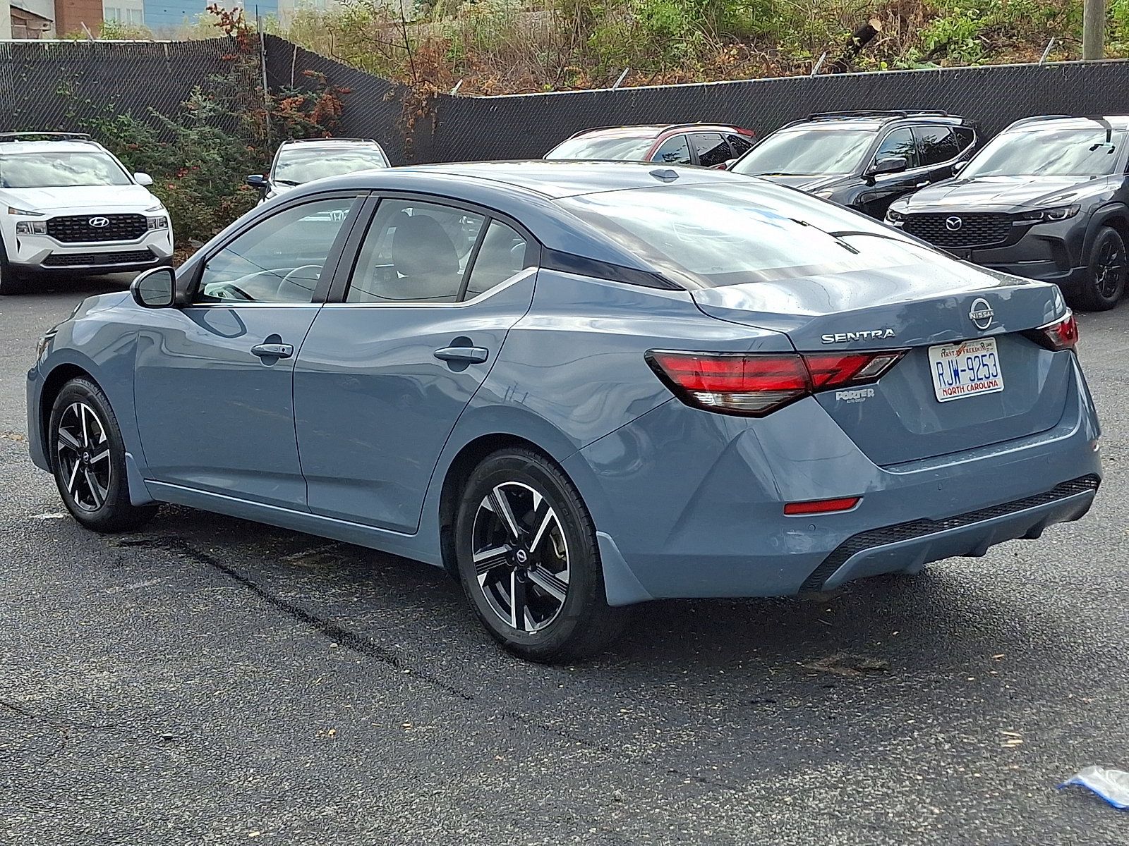 Used 2025 Nissan Sentra SV FWD image 4