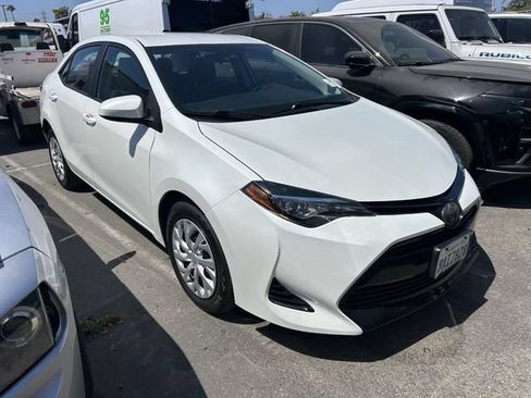 Used 2017 Toyota Corolla LE w/ Carpet Mat Package (TMS) FWD image 2
