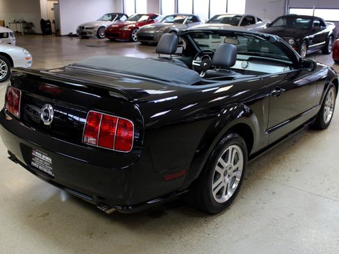 Used 2005 Ford Mustang GT image 6