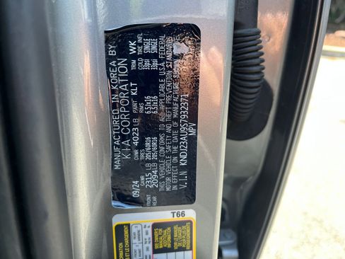 Used 2025 Kia Soul LX w/ LX Technology Package FWD image 27