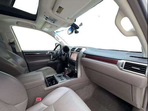 Used 2016 Lexus GX 460 Luxury AWD/4WD image 32