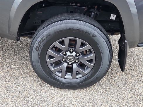 Used 2022 Toyota Tacoma SR5 image 8
