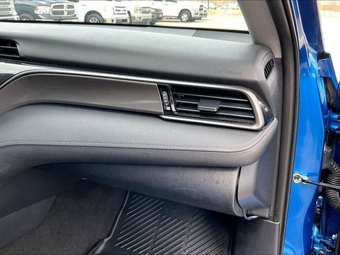 Used 2020 Toyota Camry XSE image 23