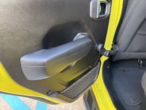 Used 2023 Jeep Gladiator Sport w/ Trailer Tow Package image 18