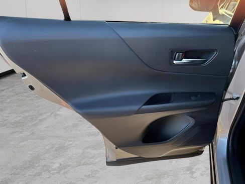 Used 2021 Toyota Venza Limited image 17