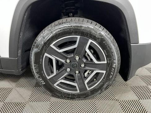 Used 2026 Jeep Cherokee Limited AWD/4WD image 11