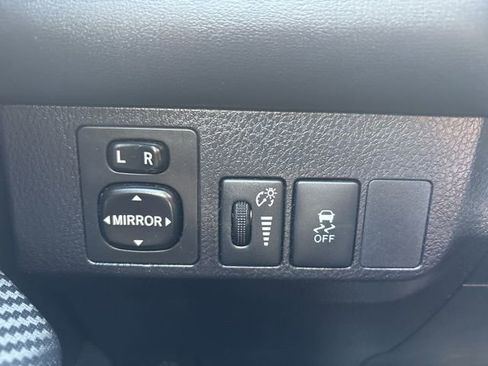 Used 2015 Toyota RAV4 Limited image 11